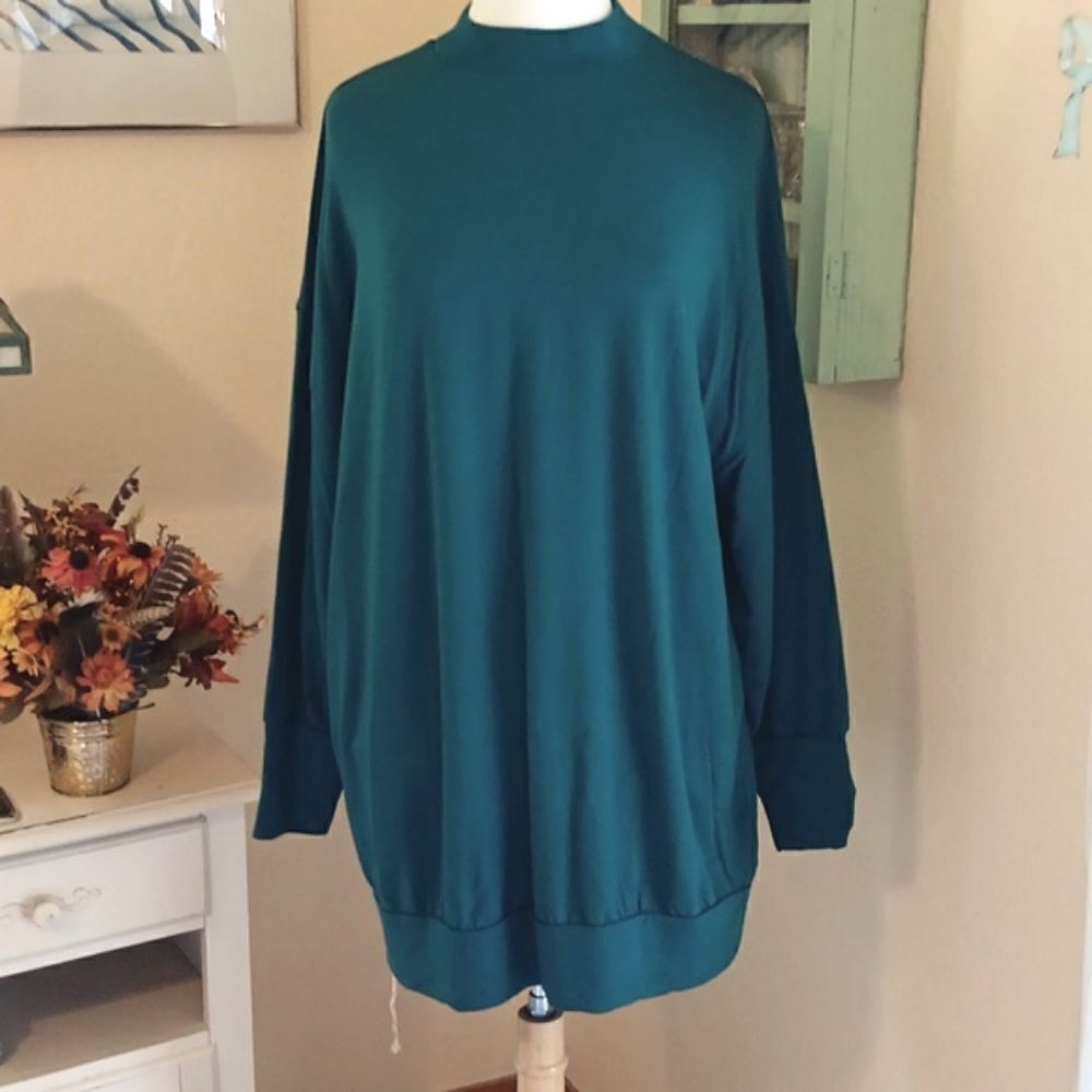 Fabletics Jody Mock Turtle Top - Picture 2 of 13